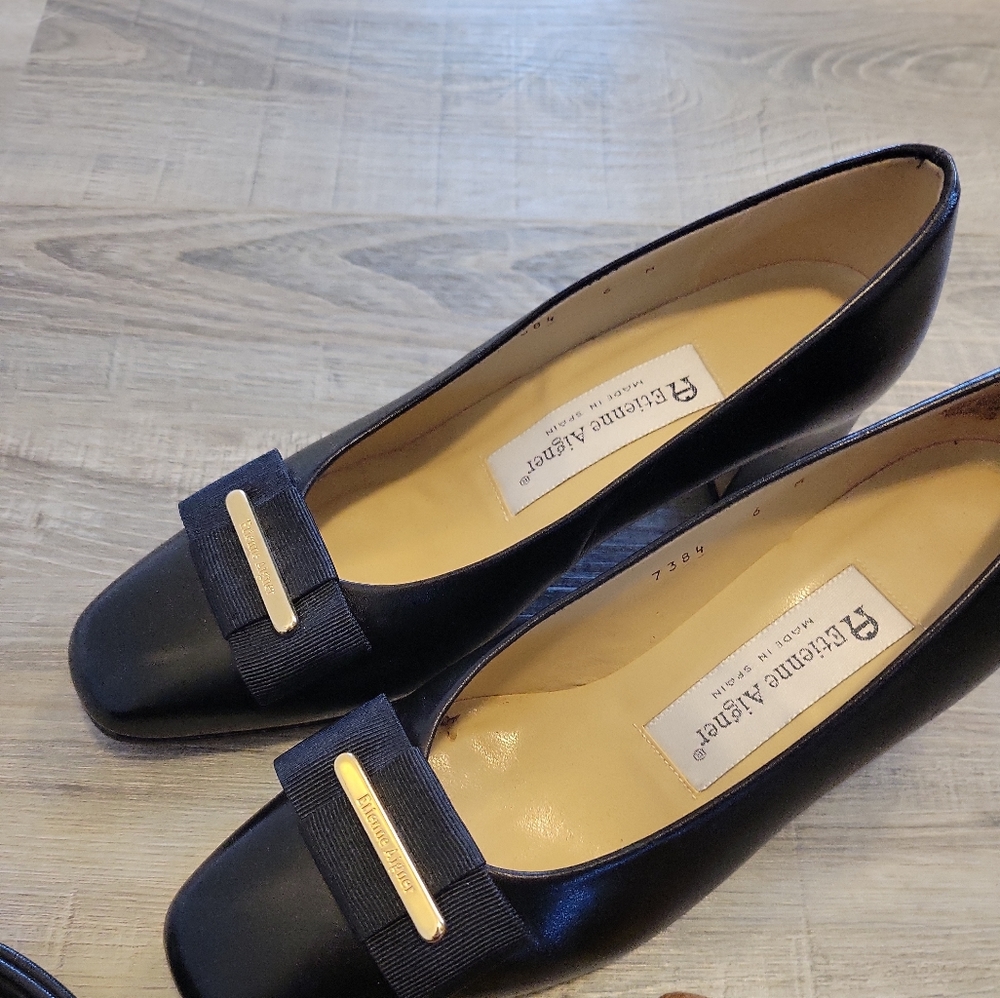 Etienne Aigner vintage kitten heel size 6